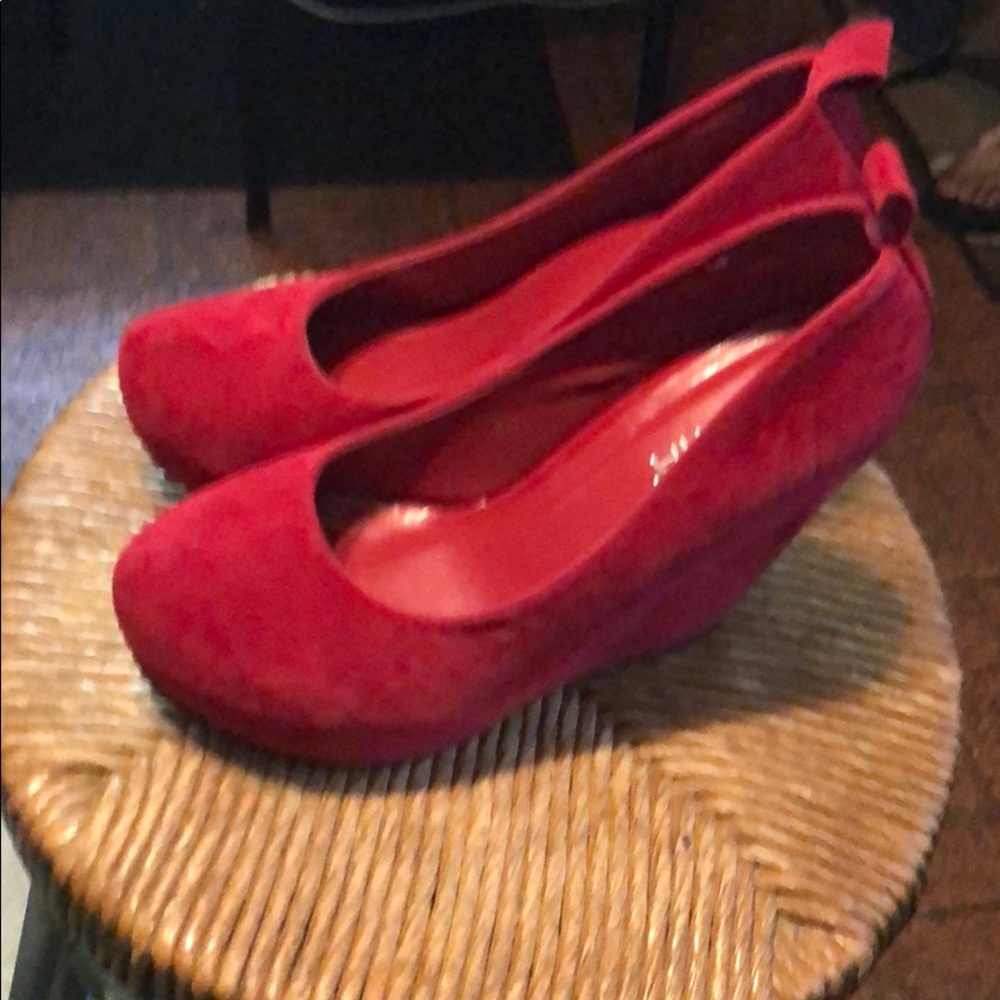 Lilana Red Wedges Size 7.5